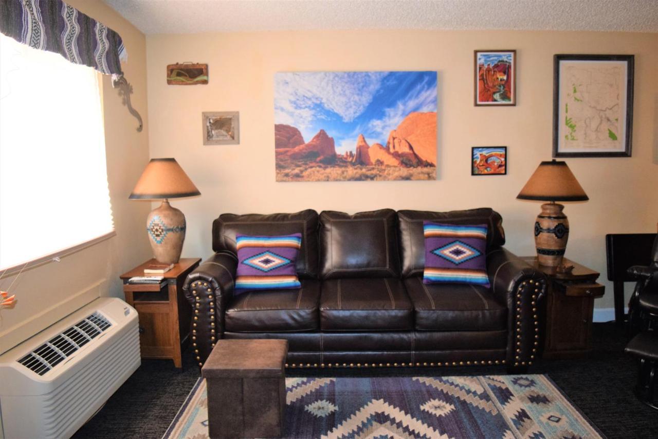 St Dane'S Desert Juniper Cabin Vila Moab Exterior foto